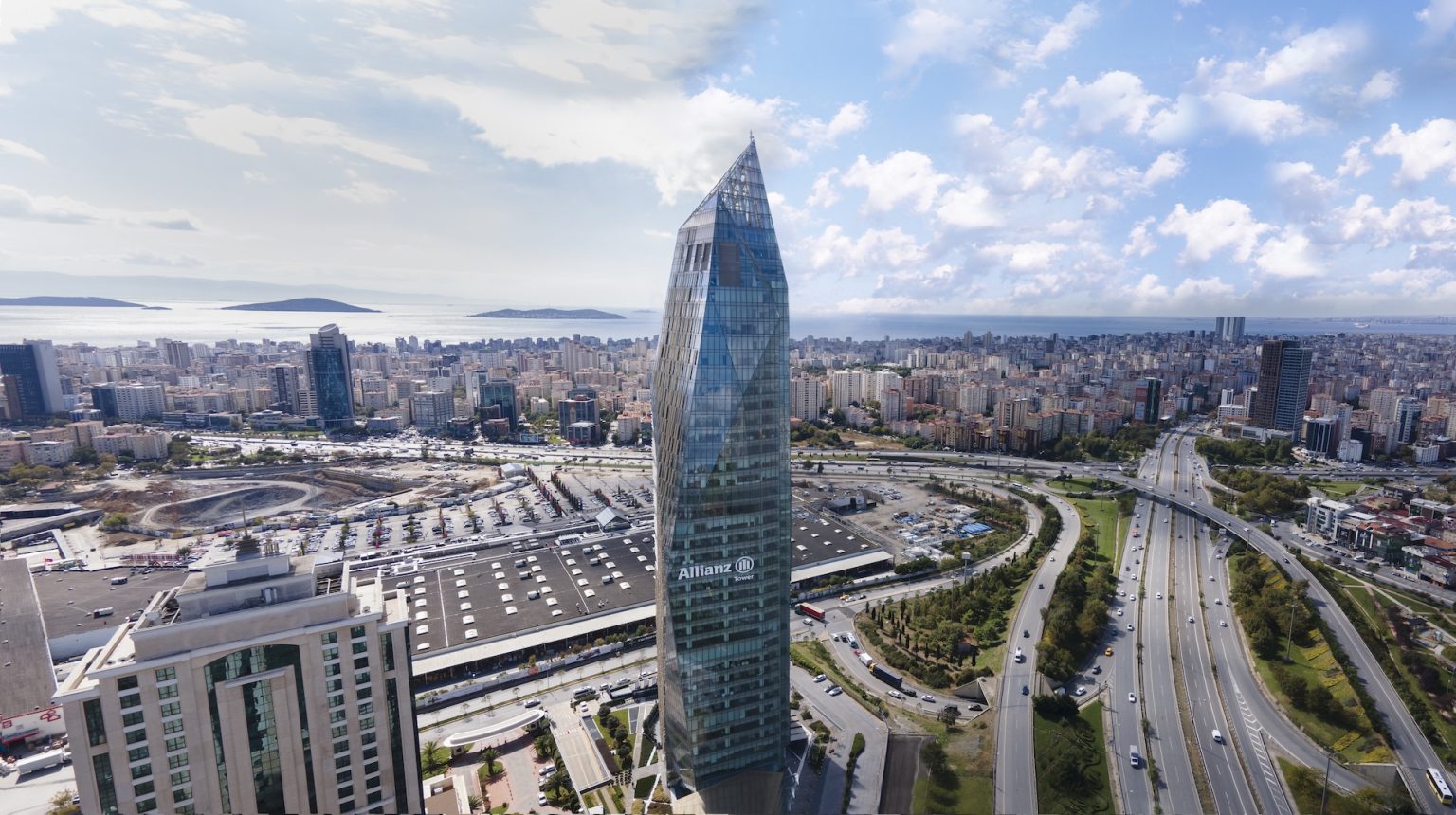 Plaza Cubes - Allianz Tower