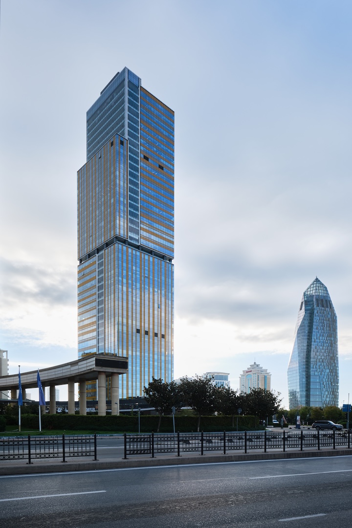 Plaza Cubes - Palladium Tower